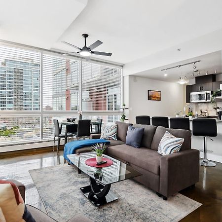 Upscale 2Br Condo - King Bed - Stunning Views คาลการี ภายนอก รูปภาพ