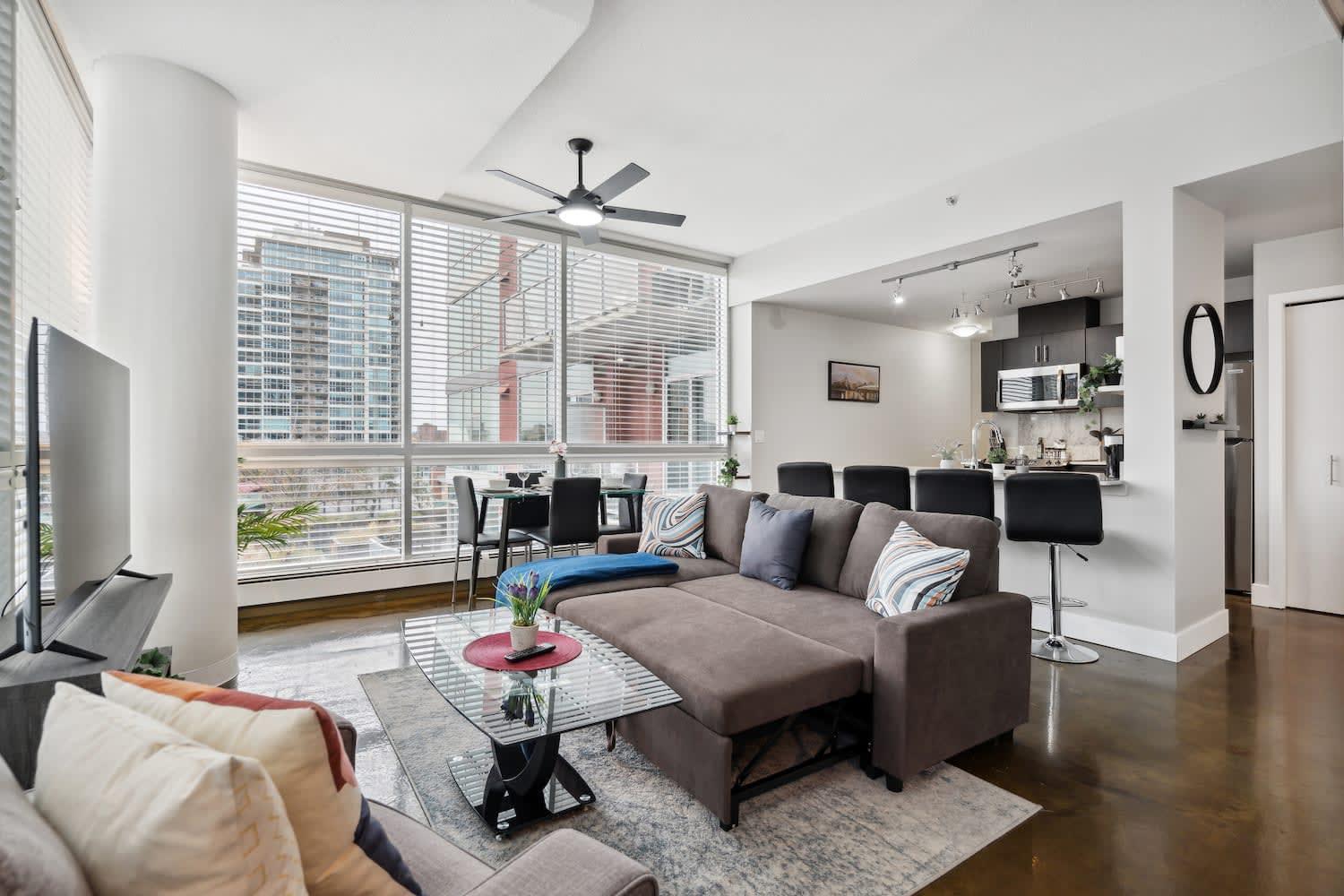 Upscale 2Br Condo - King Bed - Stunning Views คาลการี ภายนอก รูปภาพ